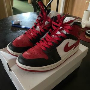 Air Jordan 1 High Red